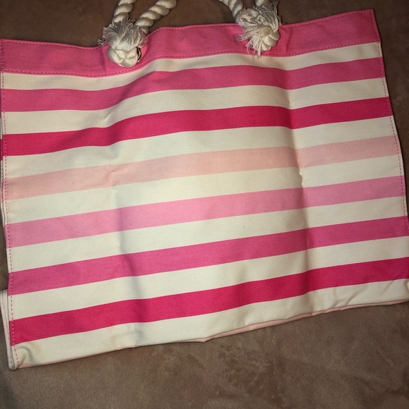 🎀 Victoria Secrets Tote 🎀 - Picture 2 of 4